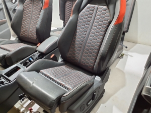 AUDI RS Q3 F3 (2019–2026) Salons un tā detaļas - 8