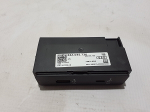 AUDI RS Q3 F3 (2019–2026) USB port 83A035736 - 2