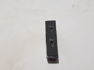 USB port - 83A035736