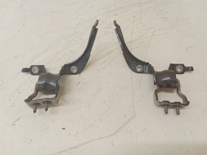 Hood hinge - 8E9827300