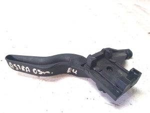 Opel Astra H (2004–2010) Hood release handle (interior) 218186591 - 2
