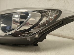 Hyundai i30 (2011–2017) Headlight 92101A6030 - 9
