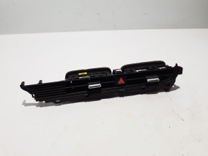 Dashboard air vent grilles - 97410GI000