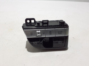Slēdzis un tā detaļas - 93700GI100