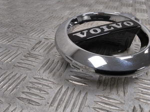 VOLVO V90 (2016–2026) Emblem 31383645 - 2