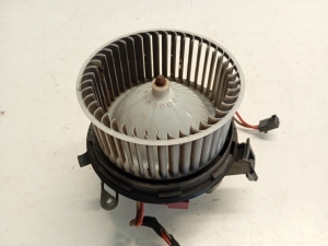 Mercedes Benz C-Class 204 (2007–2014) Salongi puhuri mootor V7825001 - 5