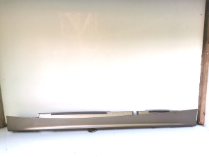 Exterior sill trim - 51717147401