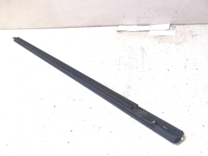 Front door outer window molding