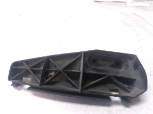 Rear bumper bracket - 525620F010