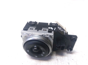 Hyundai i30 (2011–2017) Mirror control switch 39Y4811110 - 2
