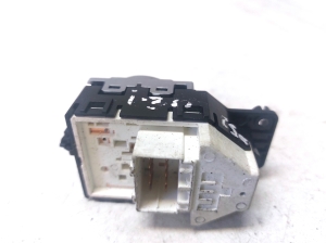 Hyundai i30 (2011–2017) Mirror control switch 39Y4811110 - 2