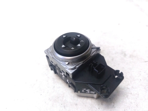 Hyundai i30 (2011–2017) Mirror control switch 39Y4811110 - 3