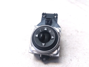 Hyundai i30 (2011–2017) Mirror control switch 39Y4811110 - 4