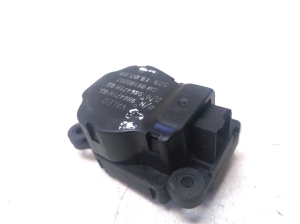 Opel Vectra C (2002–2008) Heater flap actuator 09180202 - 3