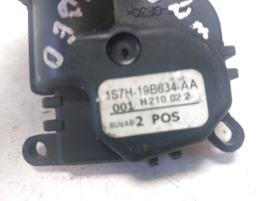 Ford Mondeo III (2000–2007) Salongi soojenduse klapi mootor 1S7H19B634AA - 4