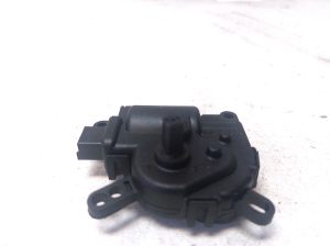 Ford Mondeo III (2000–2007) Salongi soojenduse klapi mootor 1S7H19B634AA - 5