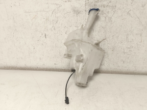 Hyundai i30 (2011–2017) Front washer fluid reservoir - 2