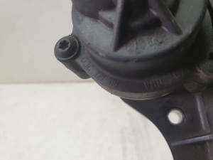 Volkswagen Golf V (2003–2009) Thermostatgehäuse 03C121118D - 5