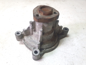 Volkswagen Golf V (2003–2009) Water pump 03C121019J - 3
