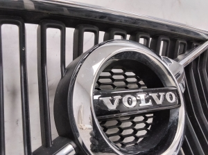 VOLVO S60 III (2018–2026) Front grille 32132213 - 2