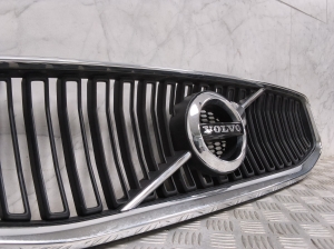 VOLVO S60 III (2018–2026) Front grille 32132213 - 5