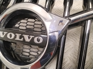 VOLVO XC60 (2017–2026) Kühlergrill 31425535 - 2