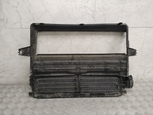 VOLVO V60 (2018–2026) Luftleitblech für den Ladeluftkühler 31455482 - 2