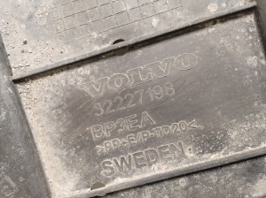 VOLVO V60 (2018–2026) Unterbodenschutz vorne 32227198 - 3