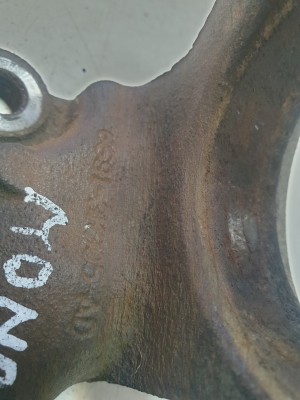 Ford Mondeo IV (2007–2015) Esimese veovõlli kinnitus 8G913K305AD - 3