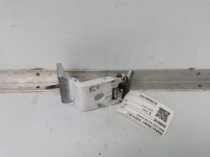 Charnière supérieure de porte arrière - 844000013R