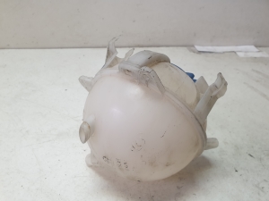 Volkswagen Jetta (2010–2017) Coolant reservoir 5C0121407 - 4
