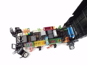 Mercedes Benz CLA-Class W117 (2013–2019) Kaitsmekarp salongis A2465400140 - 4