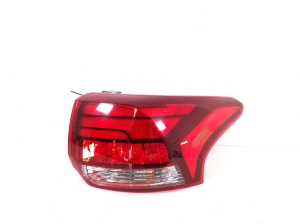   Rear corner light  - 8330B174 