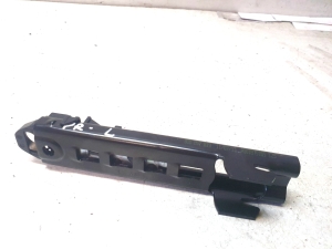 Volkswagen Jetta (2010–2017) Turvavöö kõrguse regulaator 3C8857819 - 3
