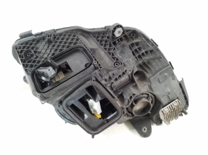 Mercedes Benz C-Class 205 (2014–2021) Esituli A2059061506 - 6