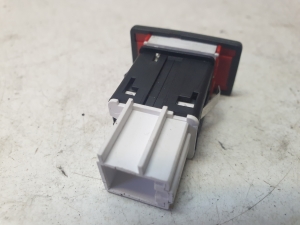 Volkswagen Jetta (2010–2017) Hazard light switch 5C6953509A - 2