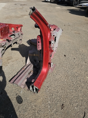 VOLVO V60 (2018–2026) Eesmine tugijalg 31353762 - 4