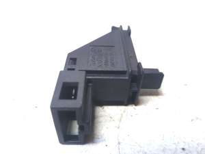 Volkswagen Jetta (2010–2017) Glove box light switch 1K0947561 - 4