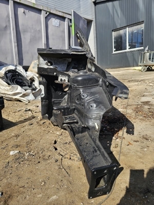 AUDI RS Q3 F3 (2019–2026) Eesmine tugijalg 5QA805115A - 3