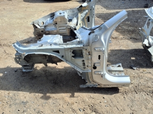 Front outrigger - 32216504