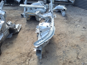 VOLVO S90 (2016–2026) Eesmine tugijalg 32216504 - 2
