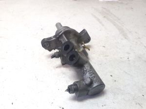Volkswagen Jetta (2010–2017) Brake master cylinder 5650 - 3