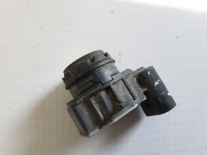 VOLVO XC90 (2015–2024) Front parking sensor 32209359 - 3