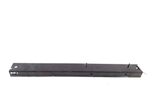Cita detaļa zem motora pārsega - 841H1-CV000