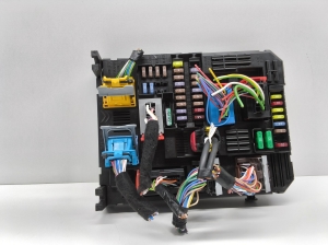 Interior fuse box - 28834738