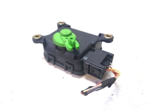 Volkswagen Golf IV (1997–2003) Salongi soojenduse klapi mootor 0132801117 - 2