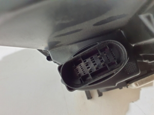 AUDI A4 B9 (2015–2026) Esituli 8W0941033 - 3