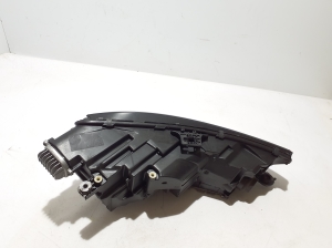 AUDI A4 B9 (2015–2026) Esituli 8W0941033 - 4