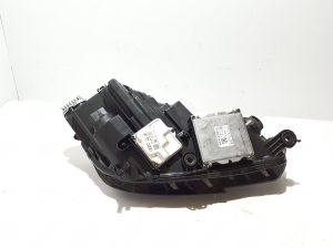 AUDI A4 B9 (2015–2026) Esituli 8W0941033 - 8