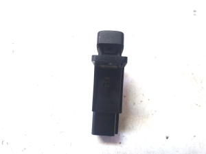 Mitsubishi Sigma (1990–1996) Rear window defroster switch MB803452 - 3